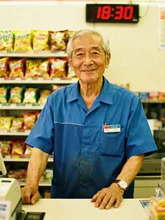 引退後のささやかな楽しみ接客業 — リハさんのAIイラスト