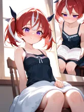 ひざ掛けの下·読書の秋、窓辺で の投稿作品