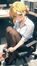 残業明けのOL·深夜オフィスの色気 の投稿作品