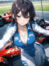 女性レーサー·アクセル全開の眼差し の投稿作品