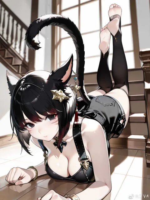 黒いニーハイソックスと素足の色っぽい成年女性がふたり並ぶ