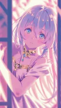 な、何かご用でしょうか…？