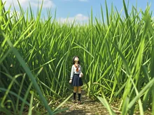 小さくなった女子高生の女の子が草むらでかくれんぼ — 小川さやかさんのAIイラスト
