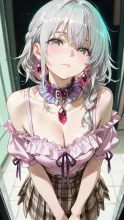 「ちゃんと見て下さい、あるんですコレでも！」
