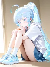 膝を抱える水色