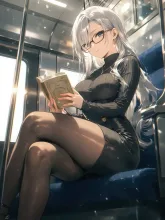 知的メガネ女子
