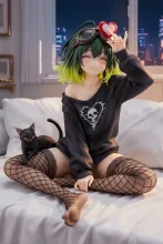 オーバーサイズのトレーナーで…パンク娘と黒ニャンコ…フィギュア…緑