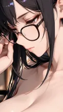 黒眼鏡をかけた女性