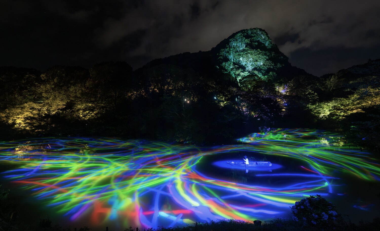 teamLab: A Forest Where Gods Live 御船山楽園
