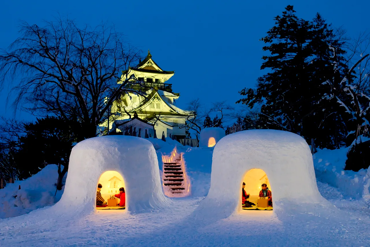 横手の雪まつり「かまくら」2027