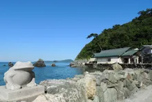 夫婦岩　大注連縄張神事（9月）