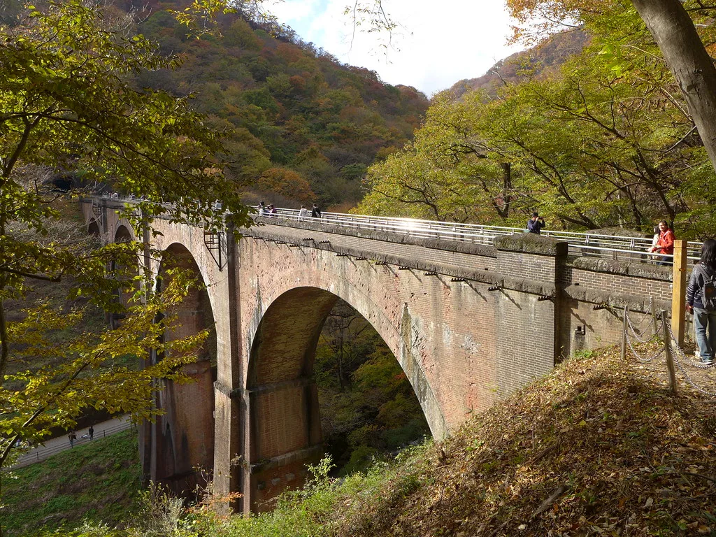 碓氷第三橋梁(めがね橋)の紅葉 2026