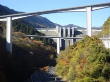 滝沢ダムの紅葉 2026