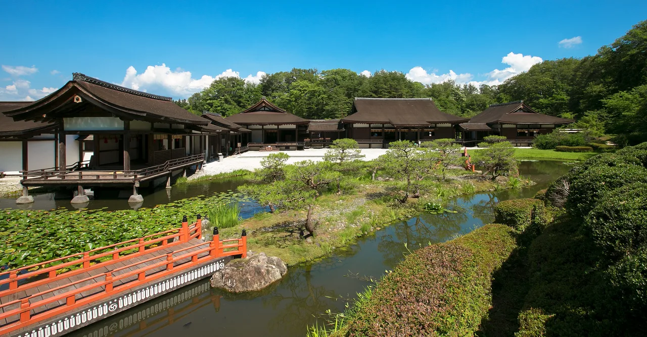 歴史公園えさし藤原の郷の紅葉 2026