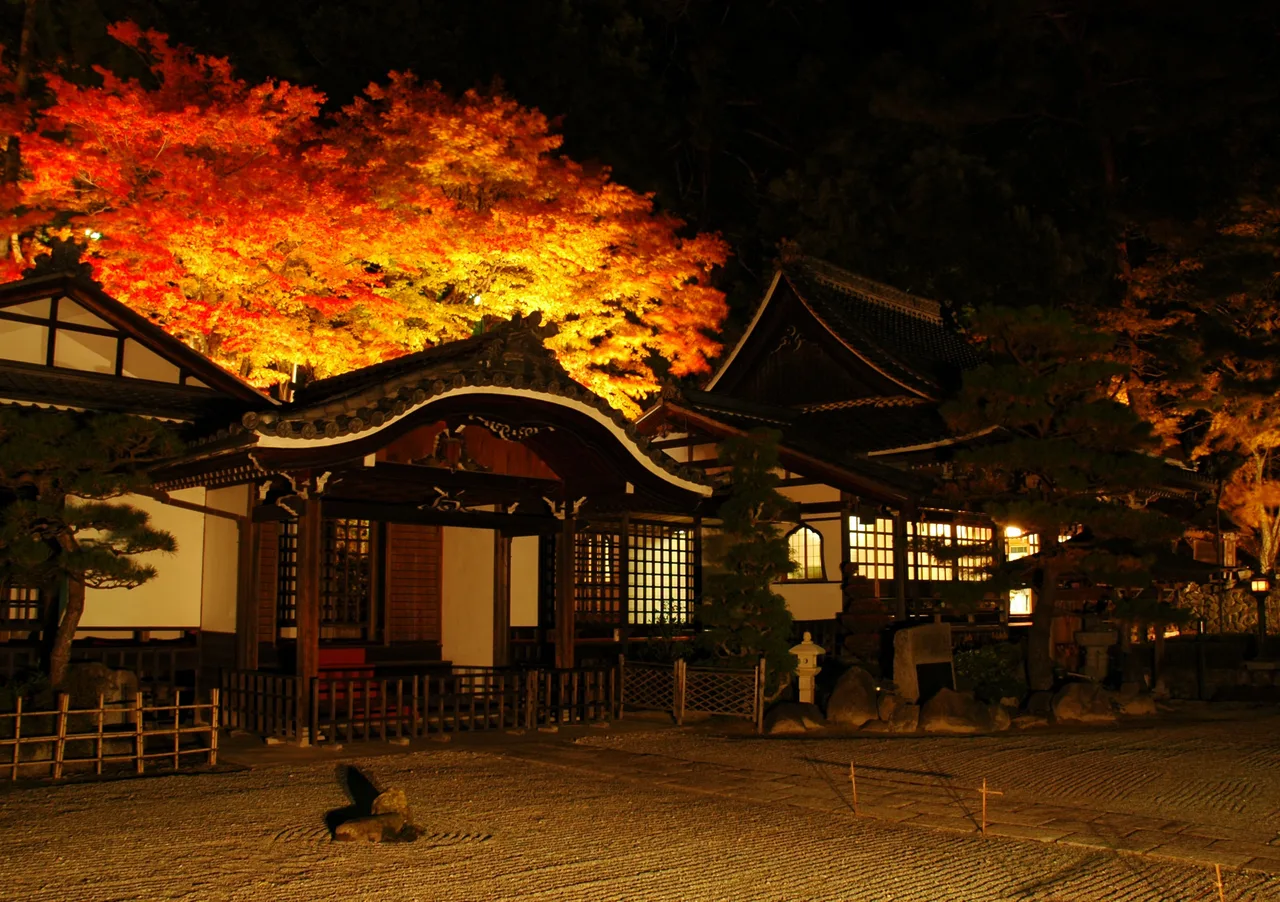 下呂温泉の紅葉 2026