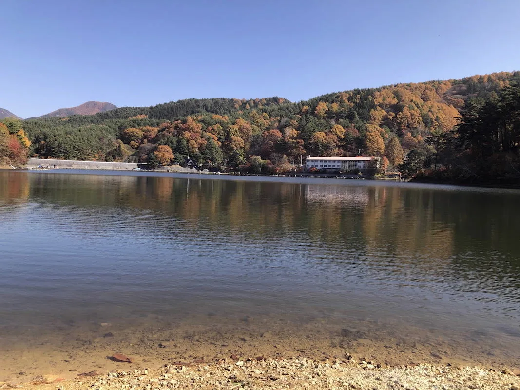 美鈴湖の紅葉 2026