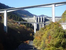 滝沢ダムの紅葉 2026